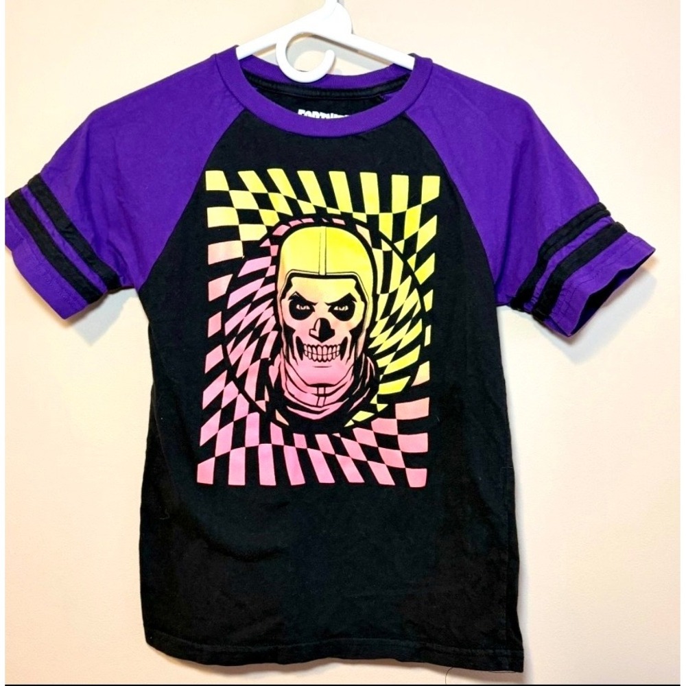 Fortnite Graphic T-Shirt Black Purple Skull Raglan Athletic Stripe Kids Size M